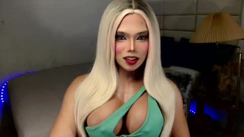 Snapshot of lovelycarel_777 chatting on 17, 11, 2025 LOVELY CAREL 777 online show from 17, 11, 2025