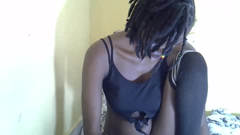 Snapshot of lovelymee2 chatting on 12, 10, 2025 lovelymee2 online show from 12, 10, 2025