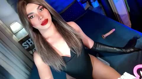 lovelymiss_shyna11 online show from 6, 1, 2026