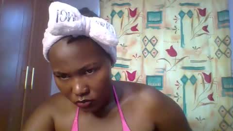 Snapshot of lovelyy_dreams chatting on 23, 4, 2026 Hanna online show from 23, 4, 2026