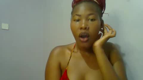 Snapshot of lovelyy_dreams chatting on 8, 5, 2026 Hanna online show from 8, 5, 2026