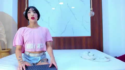 Snapshot of loversinfire chatting on 26, 11, 2025 sofia and bryan online show from 26, 11, 2025