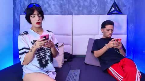 sofia and bryan online show from 13, 12, 2025