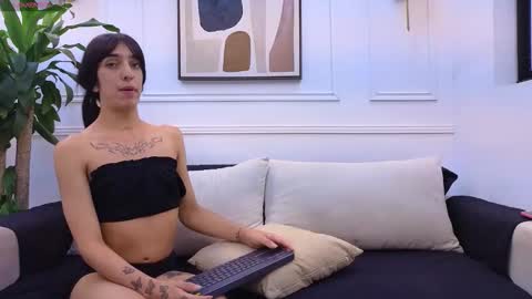 sofia and bryan online show from 5, 3, 2026