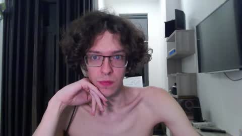 LovesomeCookie online show from 1, 2, 2026