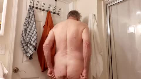 Snapshot of lovetobeseen9 chatting on 2, 10, 2025 Lovetobeseen9 online show from 2, 10, 2025