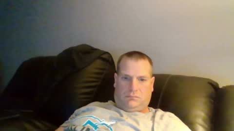 Snapshot of lovetocum37 chatting on 1, 1, 2025 lovetocum37 online show from 1, 1, 2025