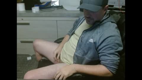 Snapshot of lovetofps chatting on 9, 4, 2026 Love2Game online show from 9, 4, 2026