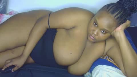 Snapshot of loveytiana chatting on 17, 4, 2026 loveytiana online show from 17, 4, 2026