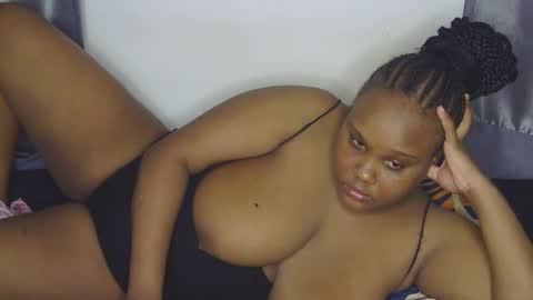 Snapshot of loveytiana chatting on 18, 4, 2026 loveytiana online show from 18, 4, 2026