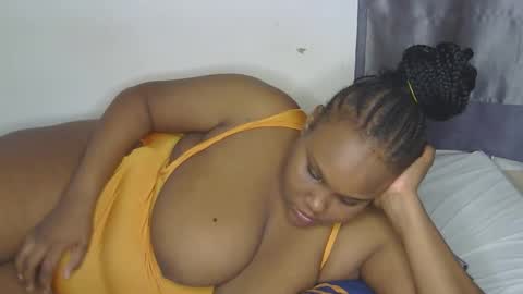 Snapshot of loveytiana chatting on 22, 4, 2026 loveytiana online show from 22, 4, 2026