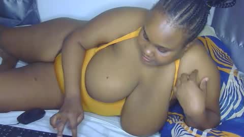 Snapshot of loveytiana chatting on 22, 4, 2026 loveytiana online show from 22, 4, 2026