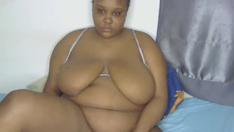 Snapshot of loveytiana chatting on 29, 4, 2026 loveytiana online show from 29, 4, 2026