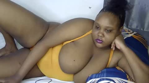 Snapshot of loveytiana chatting on 11, 5, 2026 loveytiana online show from 11, 5, 2026