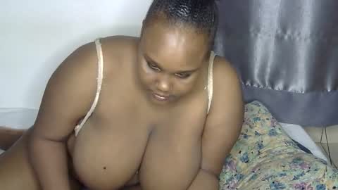 Snapshot of loveytiana chatting on 12, 5, 2026 loveytiana online show from 12, 5, 2026