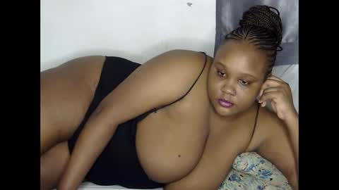 Snapshot of loveytiana chatting on 31, 5, 2026 loveytiana online show from 31, 5, 2026
