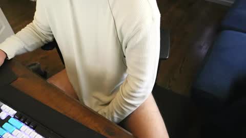 Snapshot of lowllee chatting on 2, 12, 2024 Lee online show from 2, 12, 2024