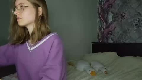 Snapshot of lowress chatting on 5, 3, 2025 Karmell online show from 5, 3, 2025