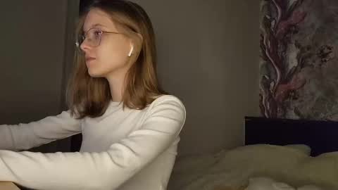 Snapshot of lowress chatting on 5, 3, 2025 Karmell online show from 5, 3, 2025