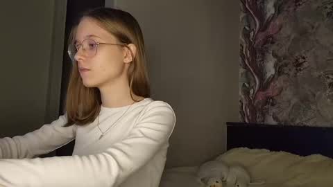 Snapshot of lowress chatting on 6, 3, 2025 Karmell online show from 6, 3, 2025