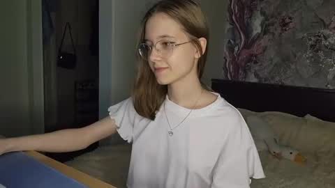 Snapshot of lowress chatting on 10, 3, 2025 Karmell online show from 10, 3, 2025