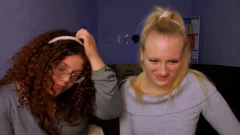 Snapshot of loya_best chatting on 24, 11, 2025 loya_best online show from 24, 11, 2025