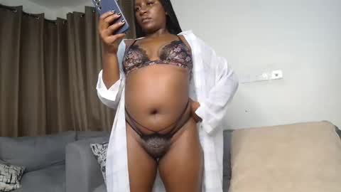 Snapshot of loyalcutie chatting on 4, 2, 2026 loyalcutie online show from 4, 2, 2026