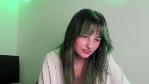 Snapshot of luaar_moon chatting on 25, 3, 2026 Jenn online show from 25, 3, 2026