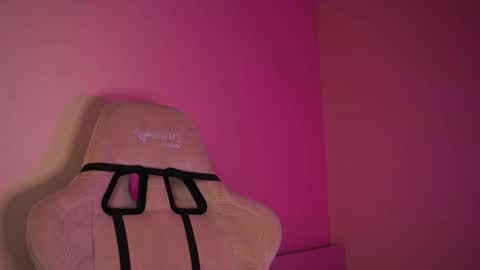 Snapshot of lubafox chatting on 23, 9, 2025 Luba online show from 23, 9, 2025