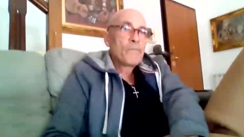 Snapshot of luca105 chatting on 16, 1, 2025 luca105 online show from 16, 1, 2025