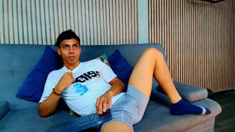 Snapshot of luca_morales chatting on 25, 2, 2026 luca morales online show from 25, 2, 2026