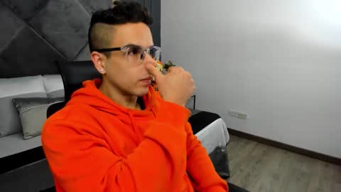 luca_morettii online show from 12, 10, 2025