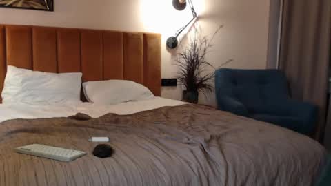 lucacharm online show from 9, 2, 2025