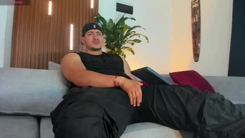 LUCA SANTOS online show from 11, 11, 2025