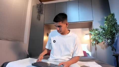 Lucca Moreti online show from 1, 6, 2026