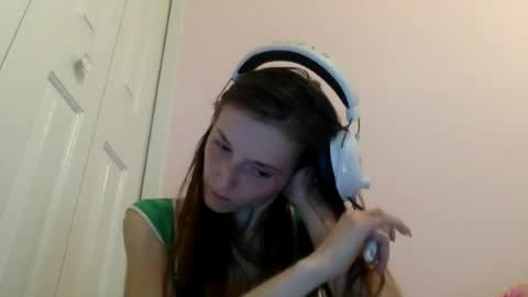 Luci Layne online show from 17, 6, 2026