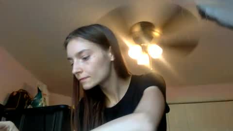 Luci Layne online show from 22, 6, 2026