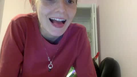 Luci Layne online show from 2, 7, 2026