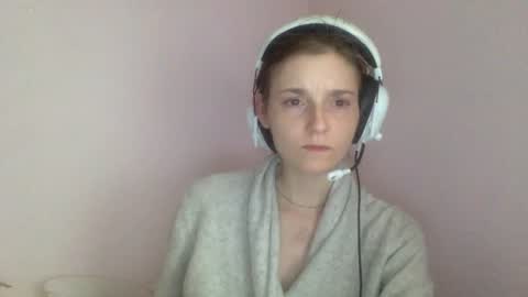 Luci Layne online show from 28, 7, 2026
