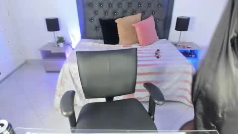 Snapshot of lucia_rosee chatting on 8, 11, 2025 Lucia online show from 8, 11, 2025