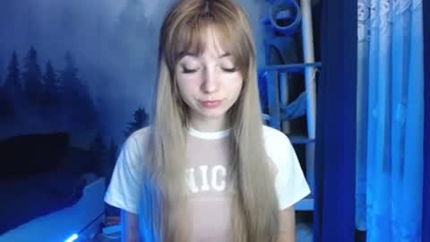 Snapshot of luciacam20 chatting on 28, 12, 2024 Lucy online show from 28, 12, 2024