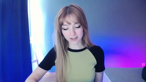 Snapshot of luciacam20 chatting on 19, 2, 2025 Lucy online show from 19, 2, 2025