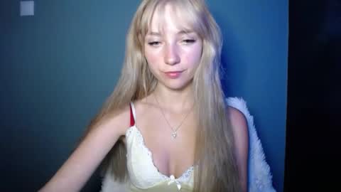 Snapshot of luciacam20 chatting on 13, 9, 2025 Lucy online show from 13, 9, 2025