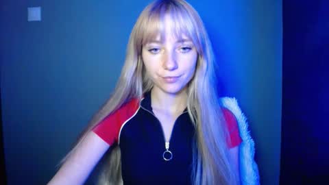 Snapshot of luciacam20 chatting on 27, 9, 2025 Lucy online show from 27, 9, 2025