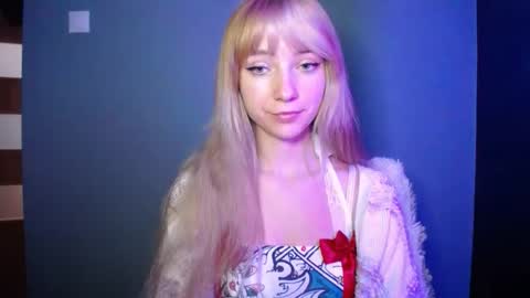 Snapshot of luciacam20 chatting on 5, 10, 2025 Lucy online show from 5, 10, 2025