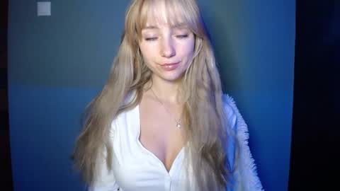 Snapshot of luciacam20 chatting on 11, 10, 2025 Lucy online show from 11, 10, 2025