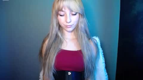 Snapshot of luciacam20 chatting on 23, 10, 2025 Lucy online show from 23, 10, 2025