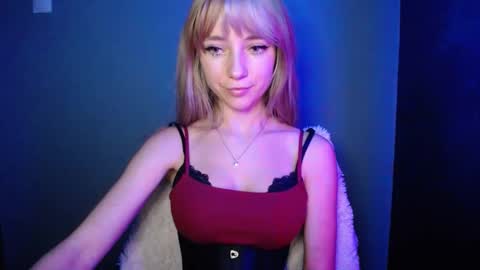 Snapshot of luciacam20 chatting on 24, 10, 2025 Lucy online show from 24, 10, 2025
