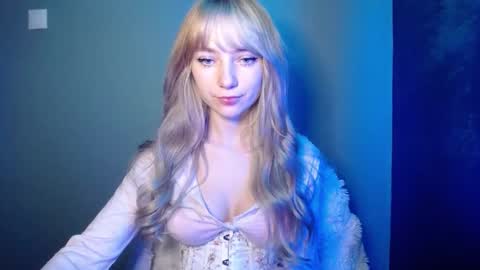 Snapshot of luciacam20 chatting on 9, 11, 2025 Lucy online show from 9, 11, 2025