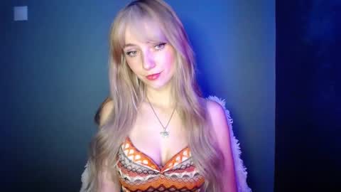 Snapshot of luciacam20 chatting on 9, 11, 2025 Lucy online show from 9, 11, 2025
